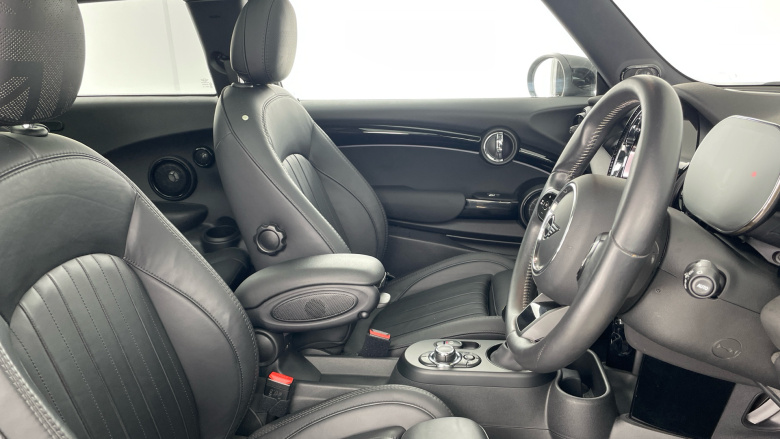 MINI Hatchback 135kW Cooper S Level 3 33kWh 3dr Auto Electric Hatchback